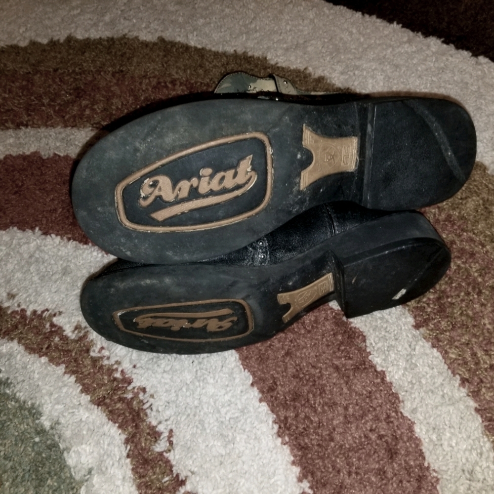 Size 10 ariat boots